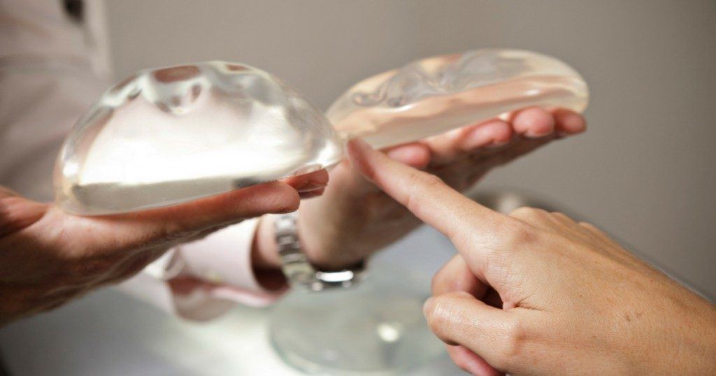 Saline Versus Silicone Breast Implants